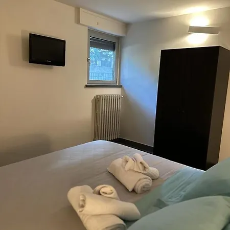 Il Giardinetto Di Elelu' Private Garage *