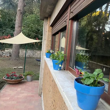 Il Giardinetto Di Elelu' Private Garage *