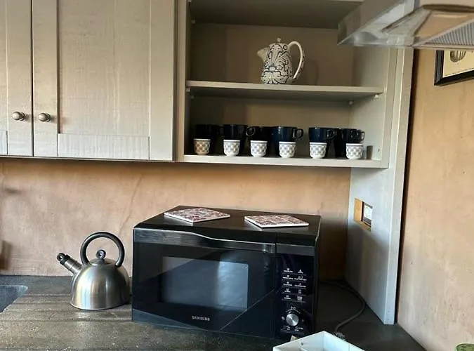 Il Giardinetto Di Elelu' Private Garage