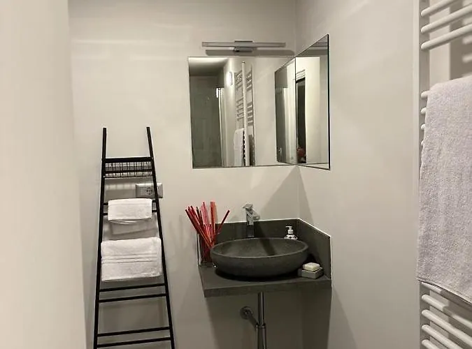 Il Giardinetto Di Elelu' Private Garage