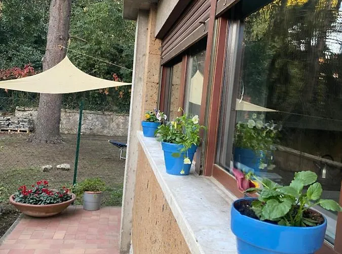 Il Giardinetto Di Elelu' Private Garage *